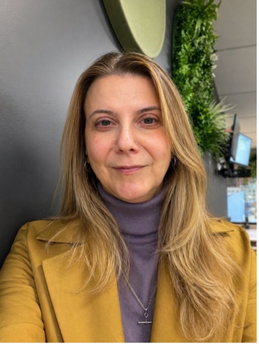 Dr Ana Lusicic